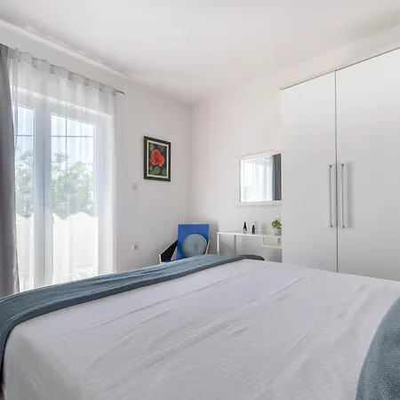 Danica On The Hills, Seaview Villa