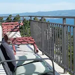 Danica On The Hills, Seaview Βίλα