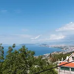 Danica On The Hills, Seaview Βίλα